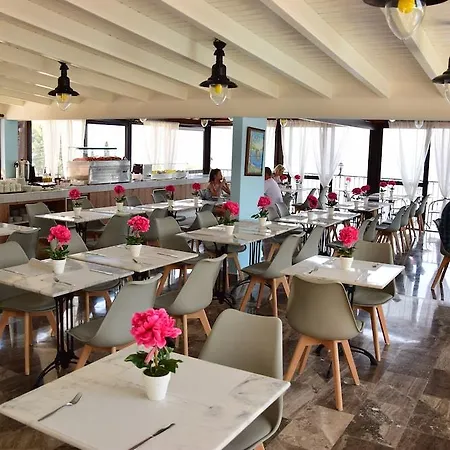 Lido Corfu Sun 4 Stars بينيتسيس